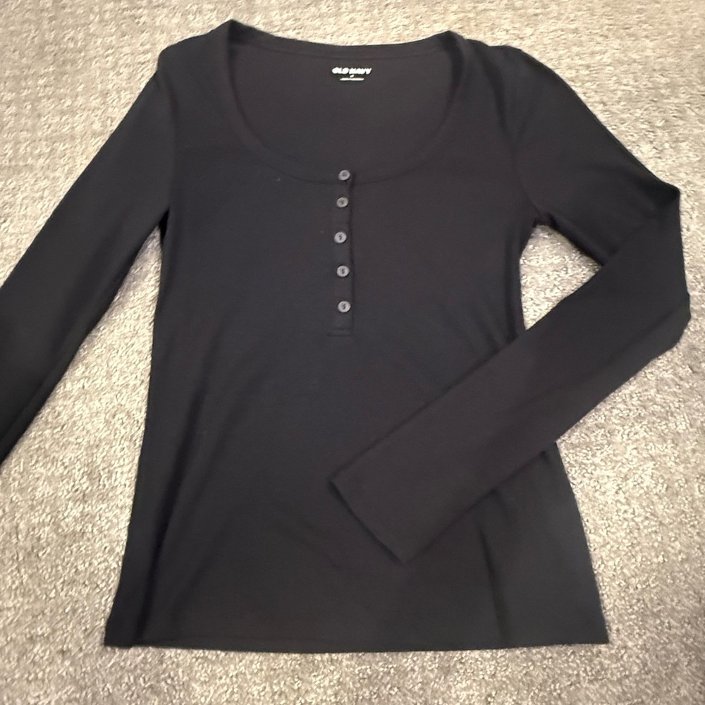 Old Navy Black Fitted Buttoned Blouse